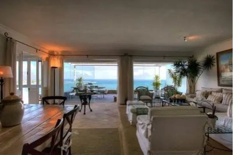 Moses Beach Apartment in Clifton – photo 9