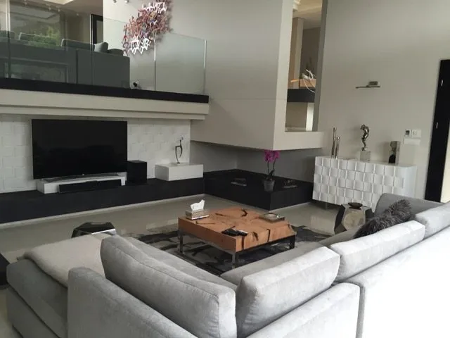 property_e9fd99c9-1bc3-4976-9d05-acbe9a23641f_12