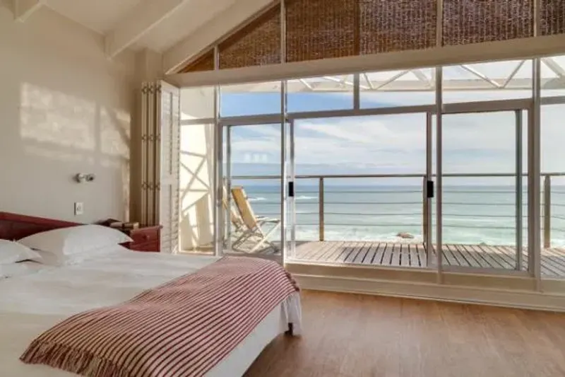 Beach Villa in Camps Bay – photo 10