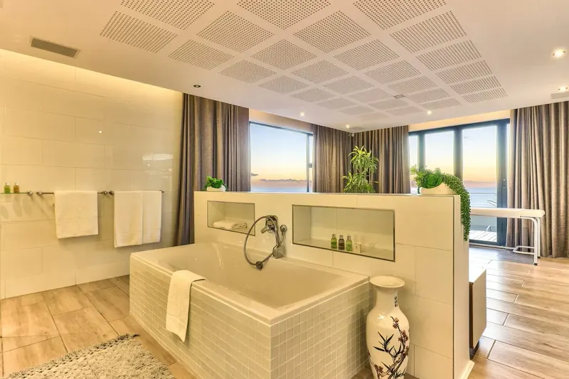 Camps Bay Drive Villa in Camps Bay – photo 33