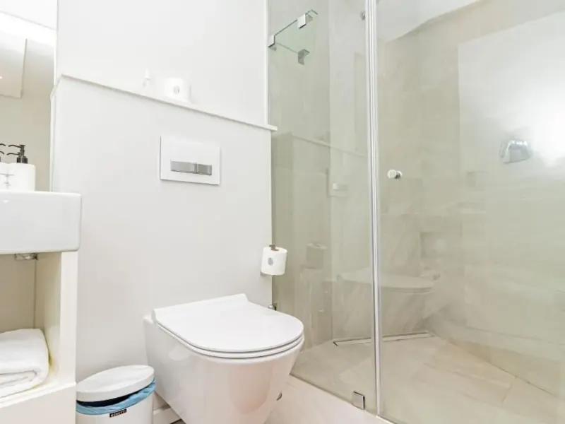 9 on S Penthouse in Three Anchor Bay – photo 2