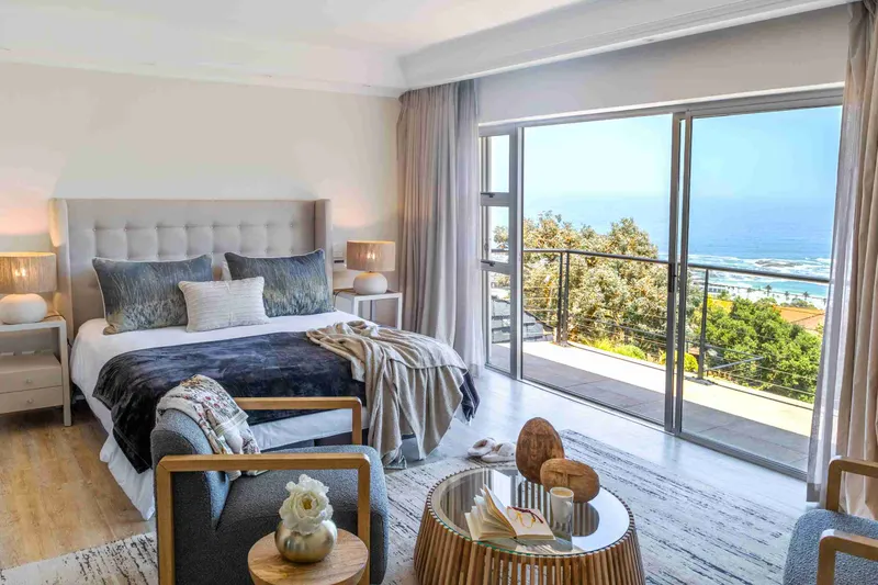 15 Woodford in Camps Bay – photo 1