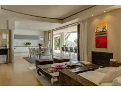 Geneva Sunsets in Camps Bay – photo 11 thumbnail