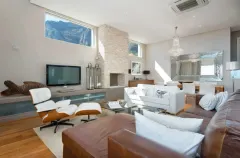 Theresa Luxe - Luxury Villa with pool & ocean views in Bakoven – photo 1 thumbnail