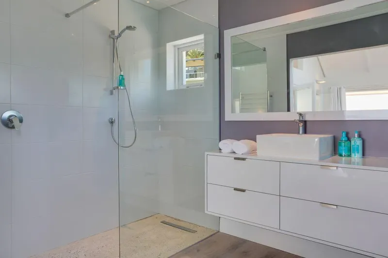 Fulham Road Apartment in Camps Bay – photo 11