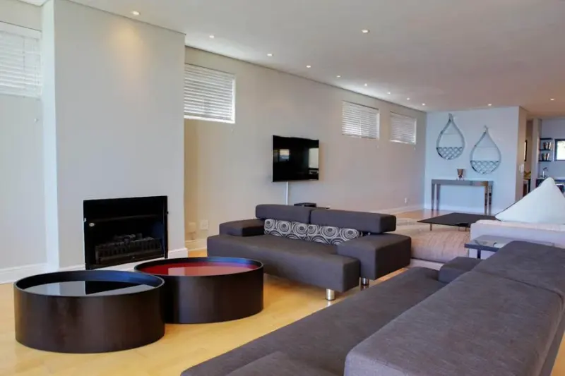 Medburn Views Penthouse in Camps Bay – photo 3