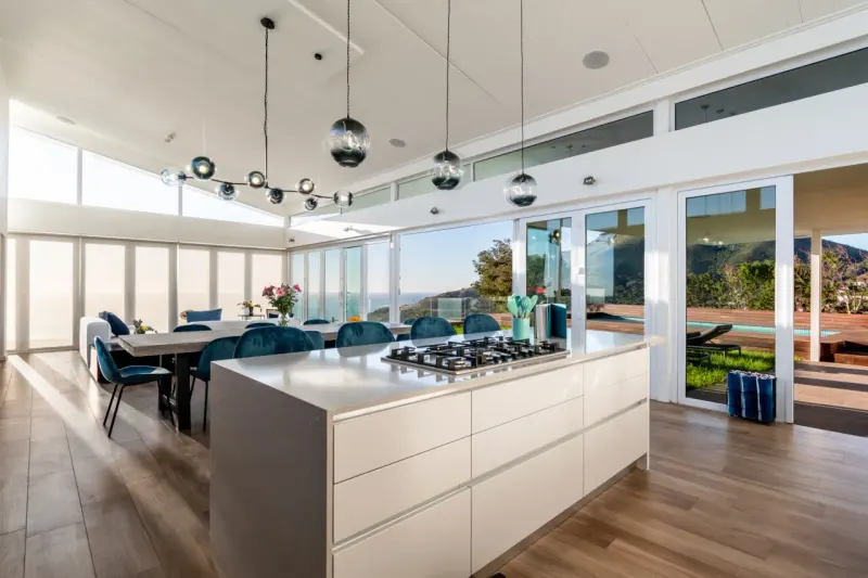 Camps Bay Penthouse in Bakoven – photo 21