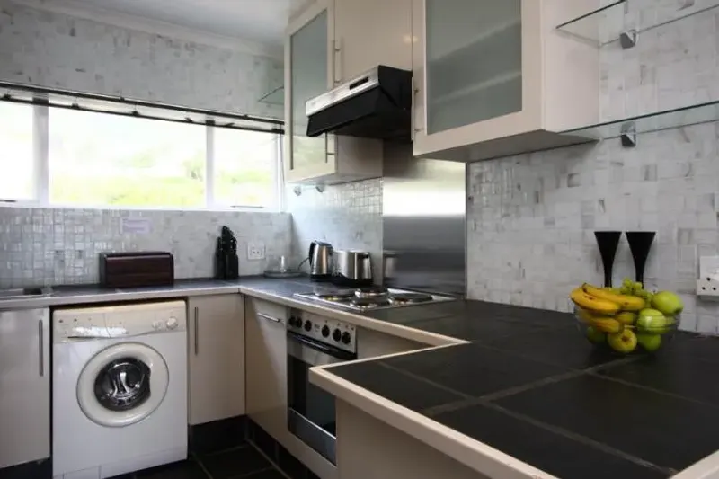 Sunset Hills Apartment in Bakoven – photo 4