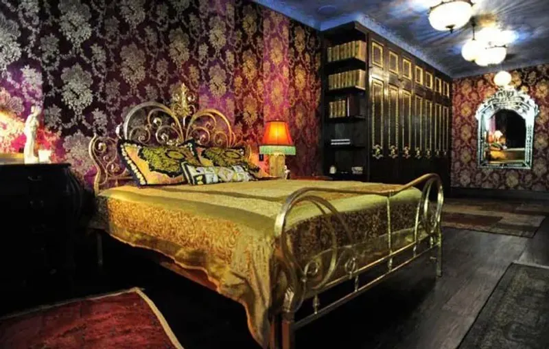 Enigma Mansion Guest House in Camps Bay – photo 14
