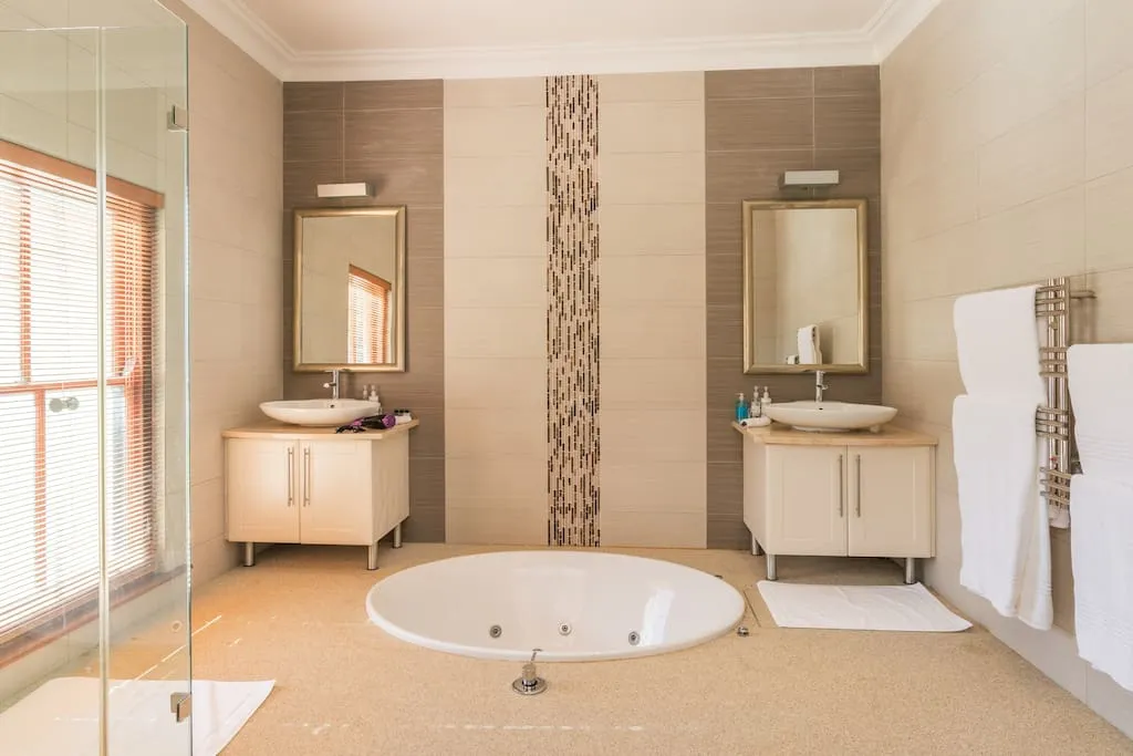 property_ec348c11-2bf2-4465-8a95-4ad328716a8c_23
