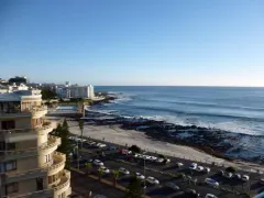 Naelemay Beach Road Apartment in Sea Point – photo 2 thumbnail