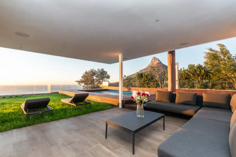 Camps Bay Penthouse in Bakoven – photo 28