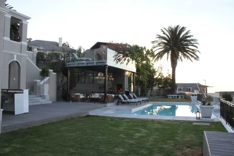 Kloof Road Villa in Bantry Bay – photo 19