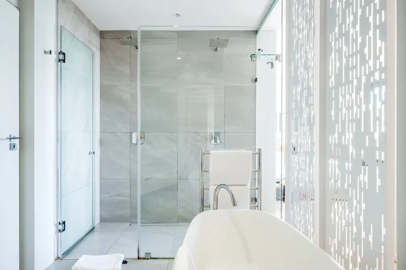 Penthouse on S in Three Anchor Bay – photo 23