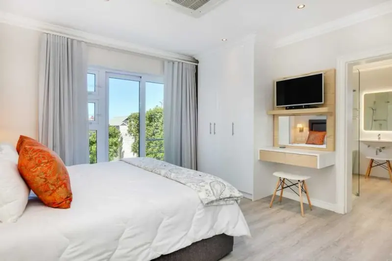 Silvertide in Camps Bay – photo 11