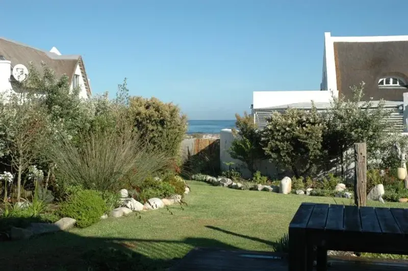Kommetjie Way Beach House in Klein Slangkop – photo 2