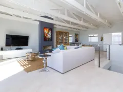 High Level Villa in Green Point – photo 9 thumbnail