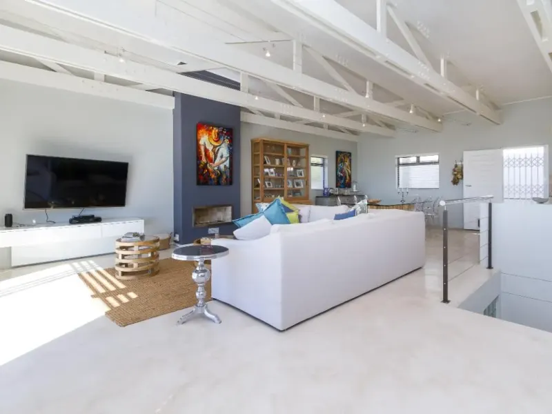 High Level Villa in Green Point – photo 9