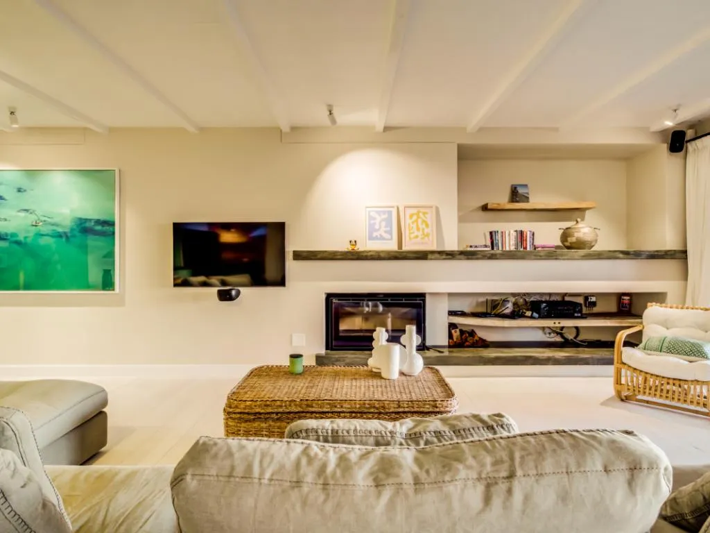 property_edc7d549-1e9d-456d-8758-4c3f45b83b3d_4