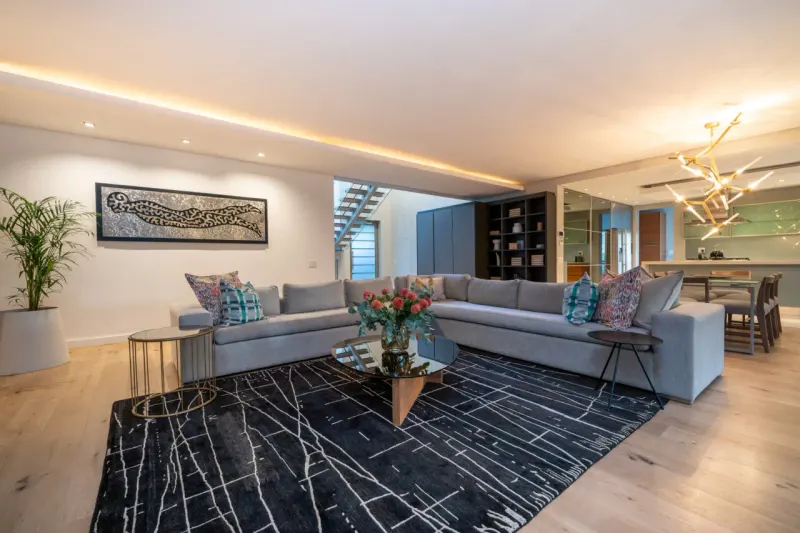 Amara Lincoln in Camps Bay – photo 15