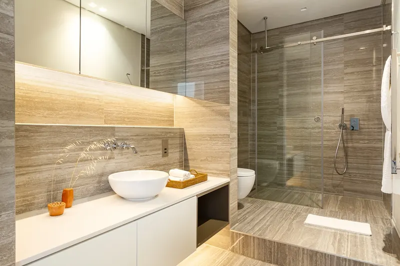 East West Penthouse in Mouille Point – photo 13