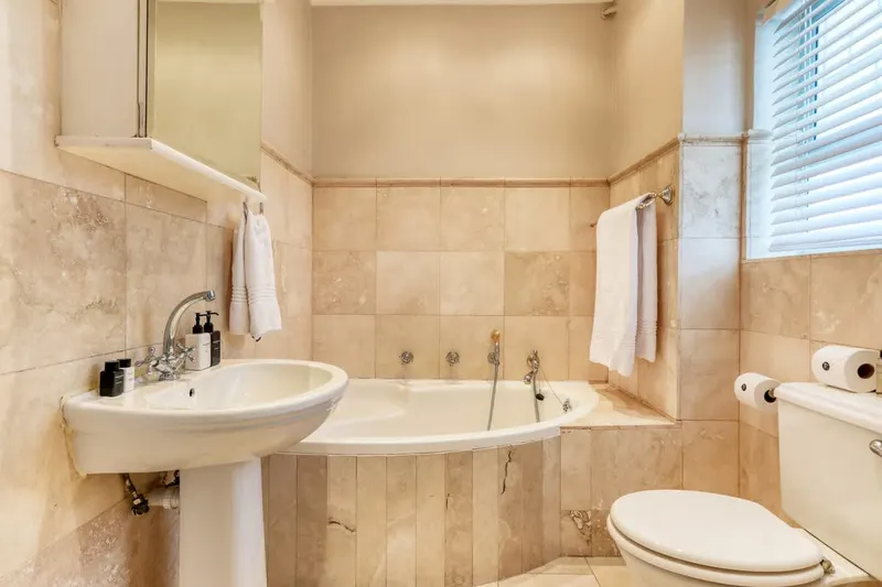 Panoramic Vista Apartment in Camps Bay – photo 15