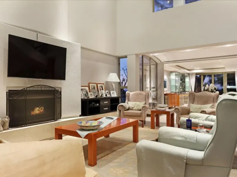 7 on First Crescent in Camps Bay – photo 16
