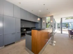 Loader Penthouse in Green Point – photo 9 thumbnail
