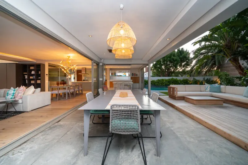 Amara Lincoln in Camps Bay – photo 18