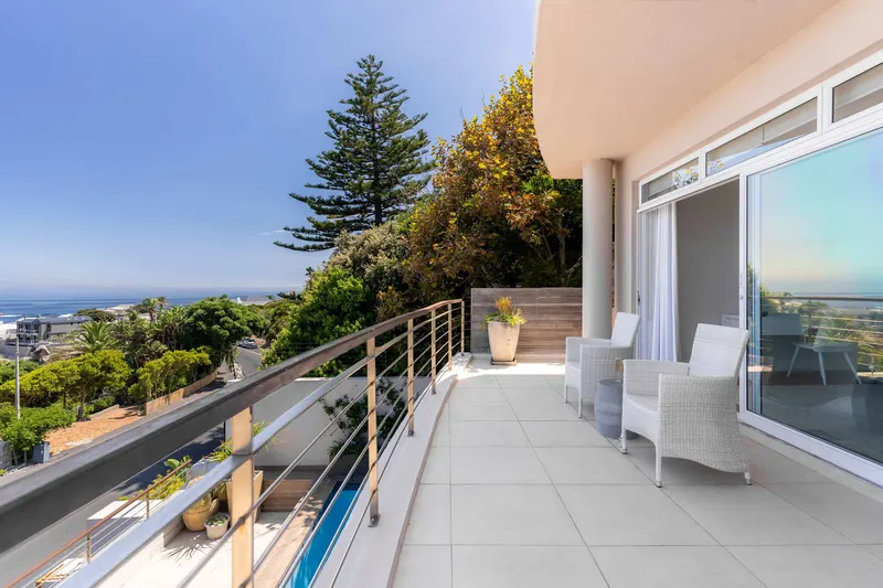 Bakoven Sunsets Luxury Apartment in Camps Bay – photo 37