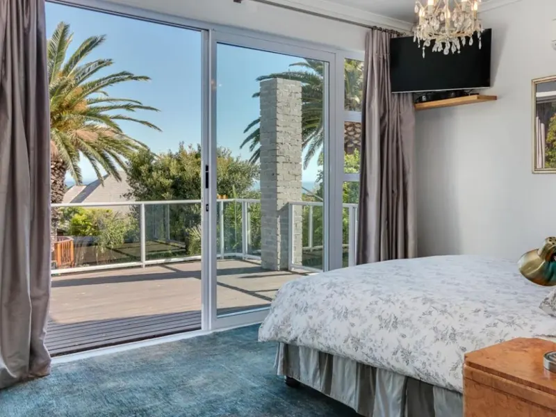 13 on Finchley in Camps Bay – photo 14