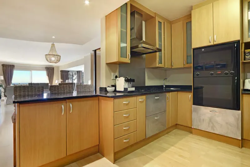 Upper Tree Villa in Camps Bay – photo 13