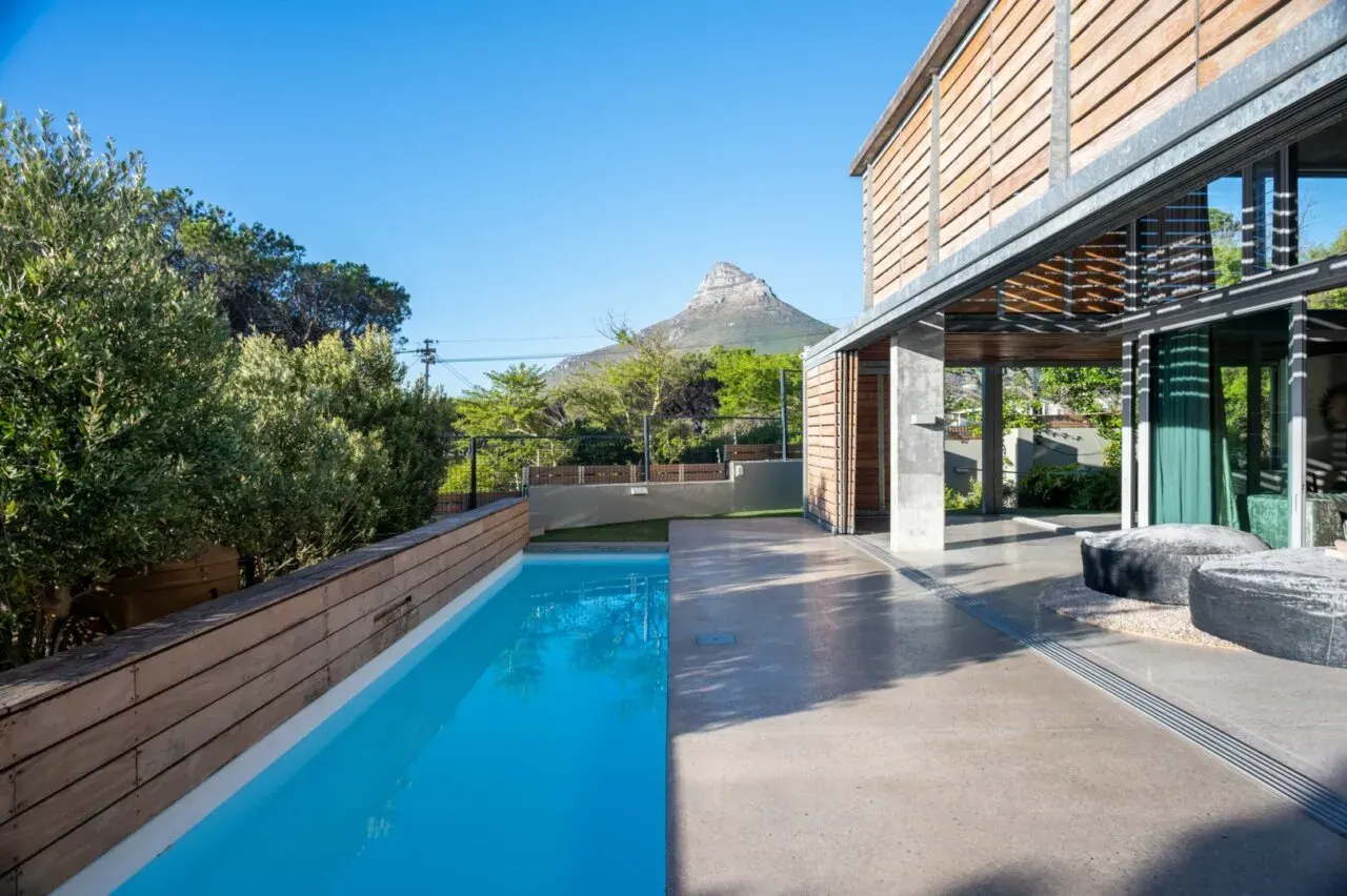 Willesdon Villa in Camps Bay