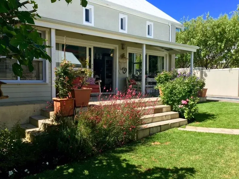 Tokai Delight in Steenberg – photo 1