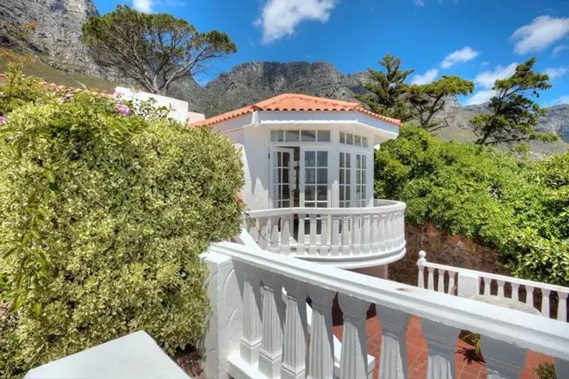 Camps Bay Hacienda in Bakoven – photo 15