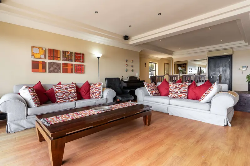 Beachside Penthouse in Camps Bay – photo 8