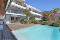 15 Views House in Camps Bay – photo 3 thumbnail