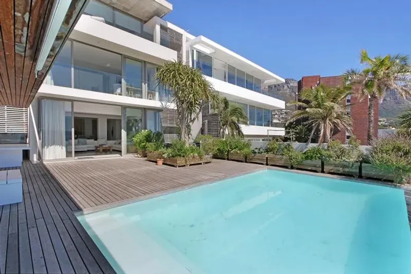 15 Views House in Camps Bay – photo 3