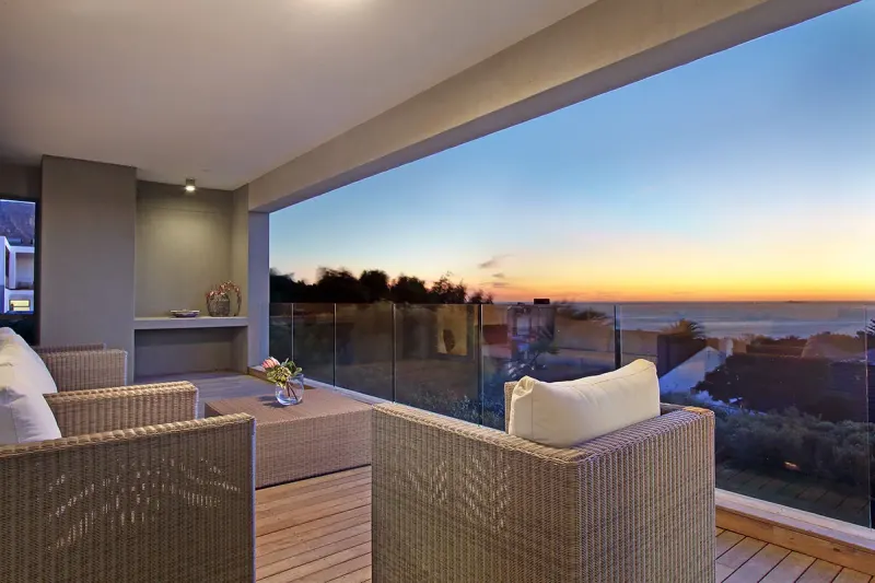 Belmondo in Camps Bay – photo 35