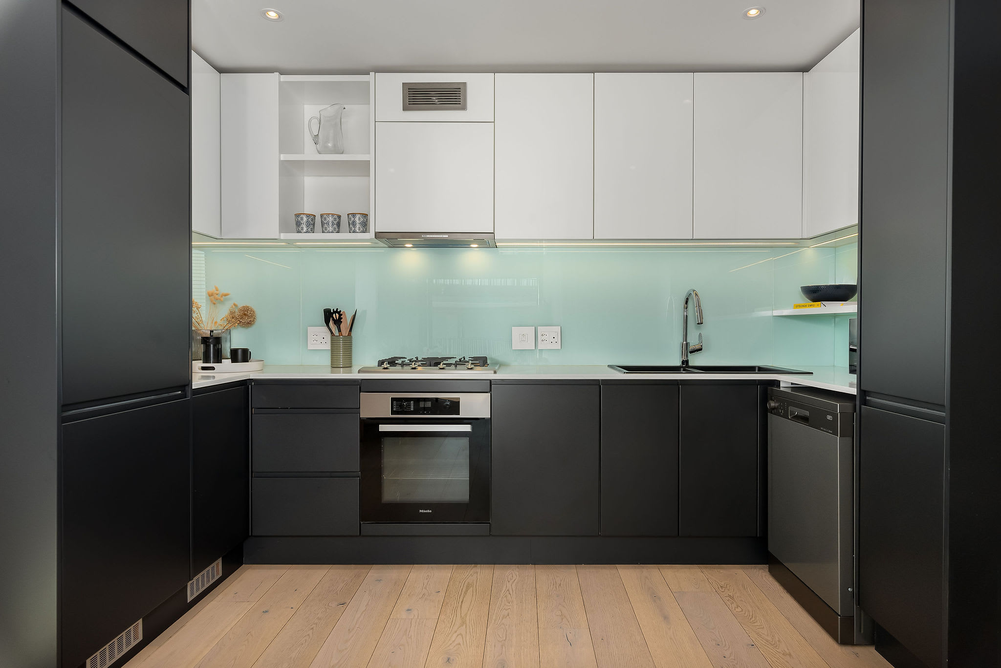 property_f2753fb1-1d6b-4df7-a2f5-f543d5a07a4a_20