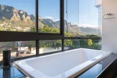 Amara Lincoln in Camps Bay – photo 3 thumbnail