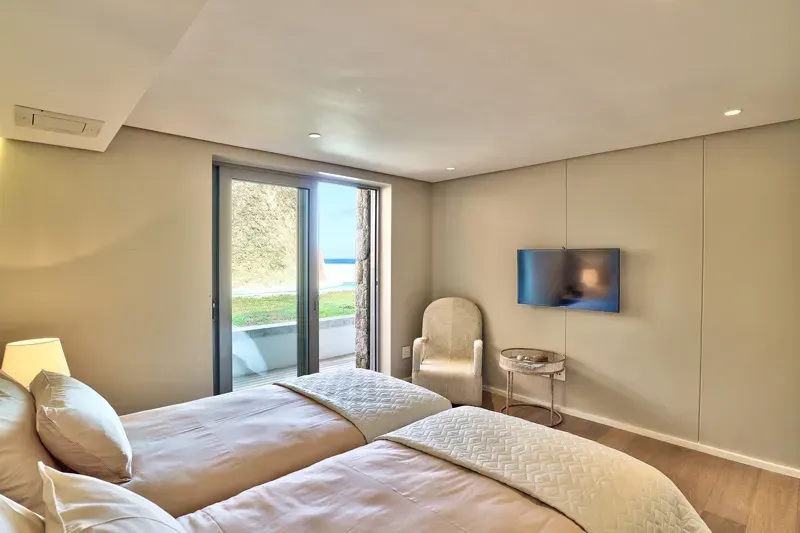 Rock Bungalow in Clifton – photo 2