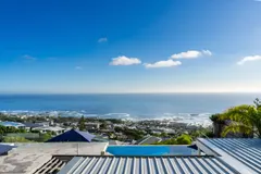 TWO VIEWS (CB155) in Camps Bay – photo 70 thumbnail