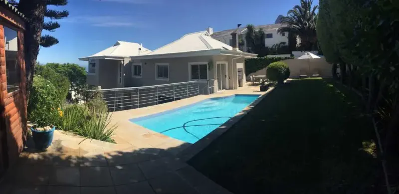 Medburn Road Villa in Camps Bay – photo 1