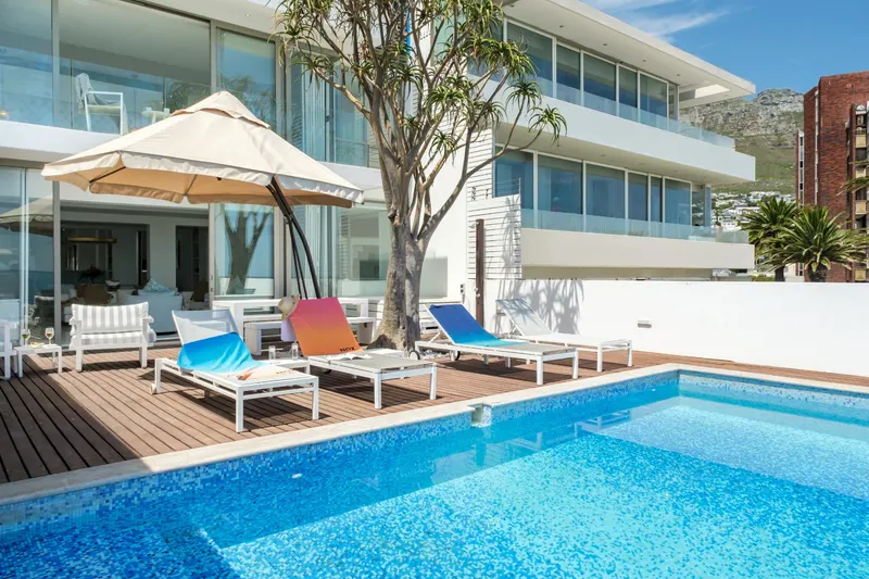 Villa Bleu Blanc in Camps Bay – photo 20
