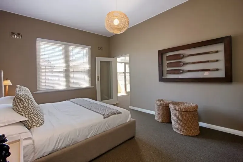 The Saunders Apartment in Bantry Bay – photo 8