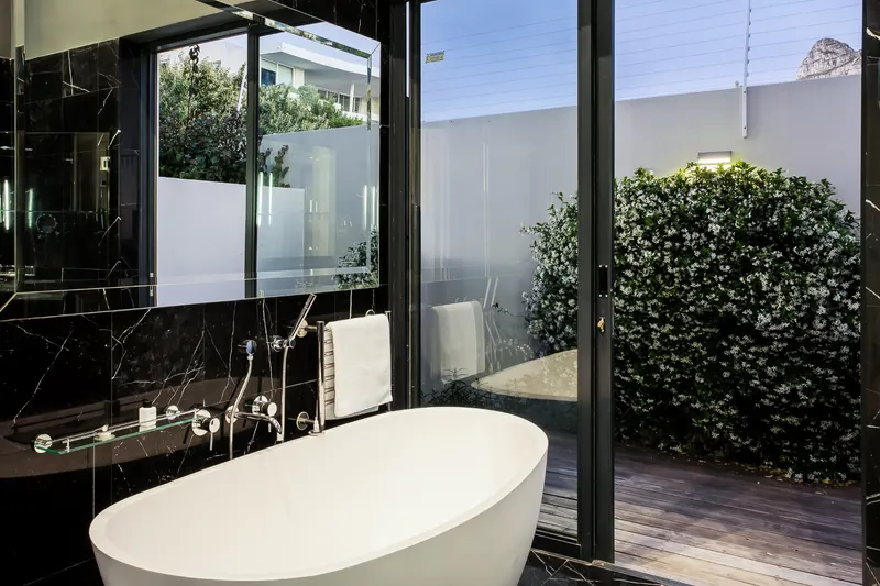 Prima Views in Camps Bay – photo 42