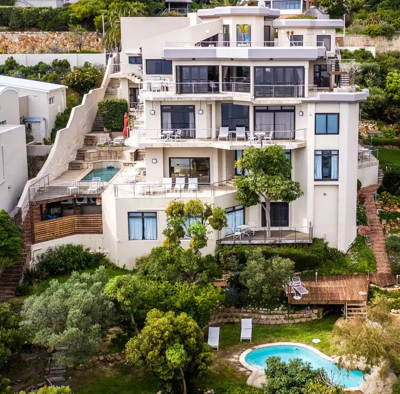 Camps Bay Retreat Villa in Bakoven – photo 24