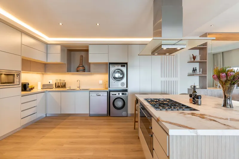Bakoven Sunsets Luxury Apartment in Camps Bay – photo 44