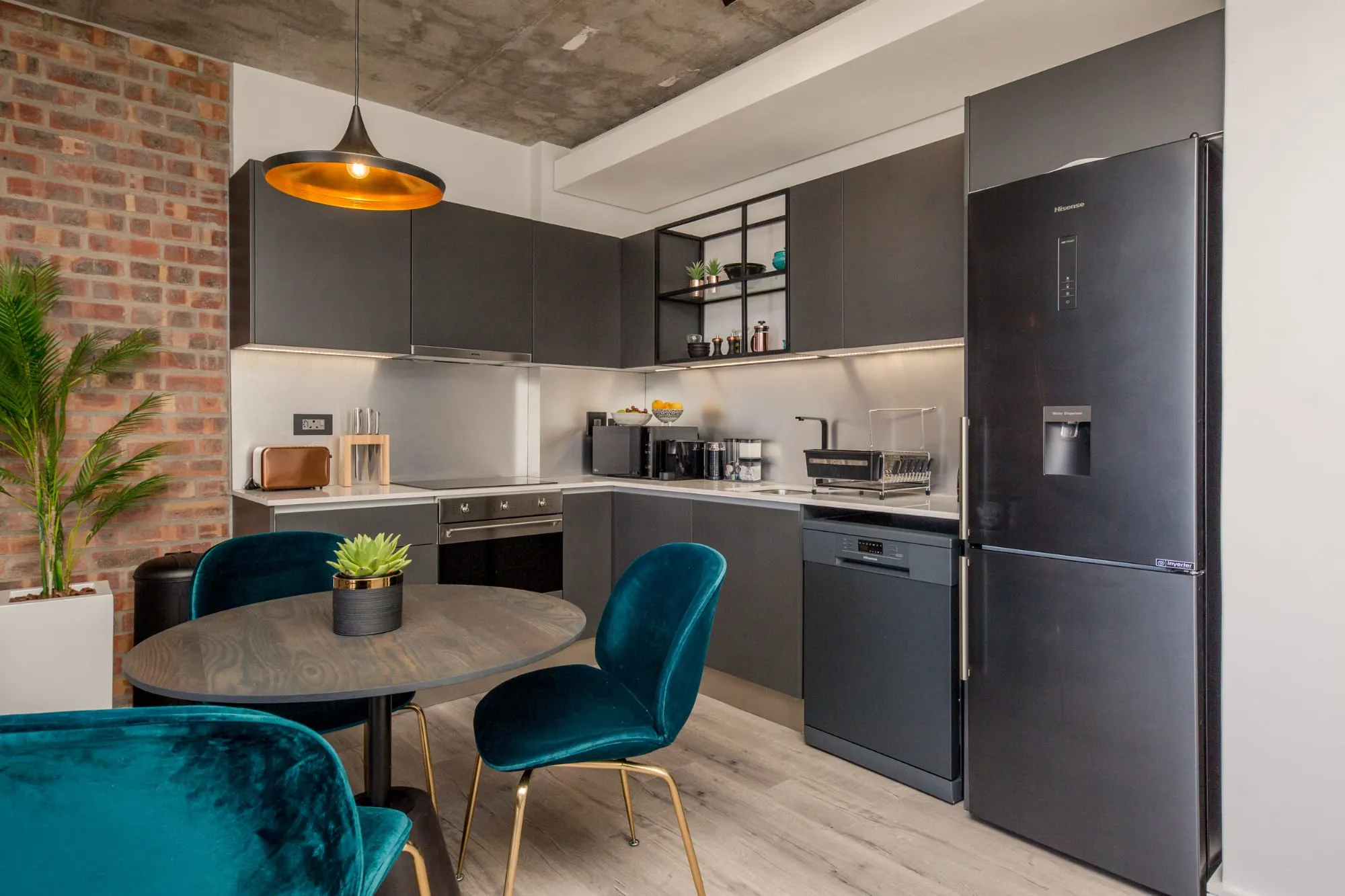 property_f504cdfb-4c28-4158-8136-59d97065d6ae_11